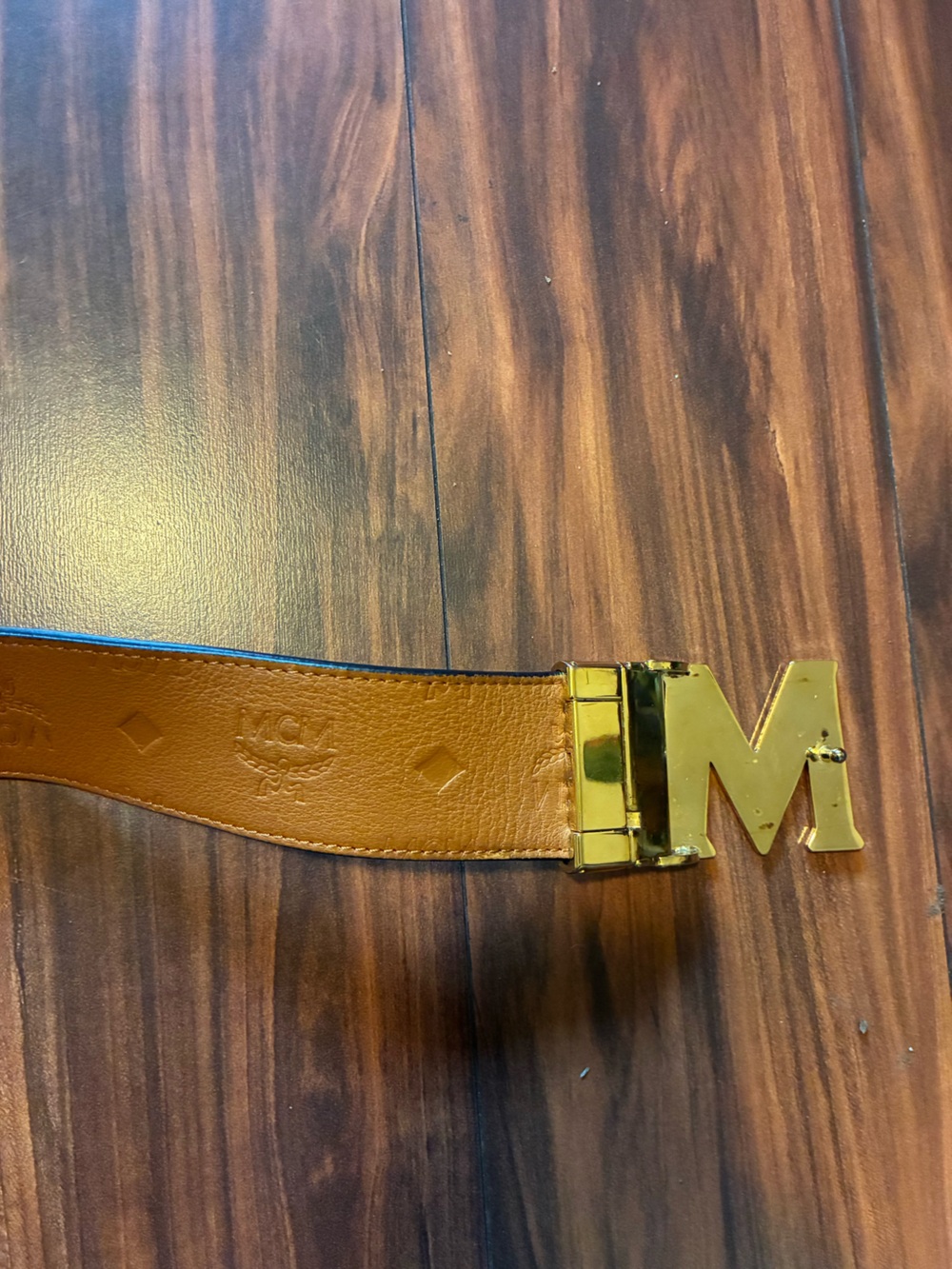 MCM Reversible Leather Belt with Gold 'M' Bar Buckle - Picture 2 of 2